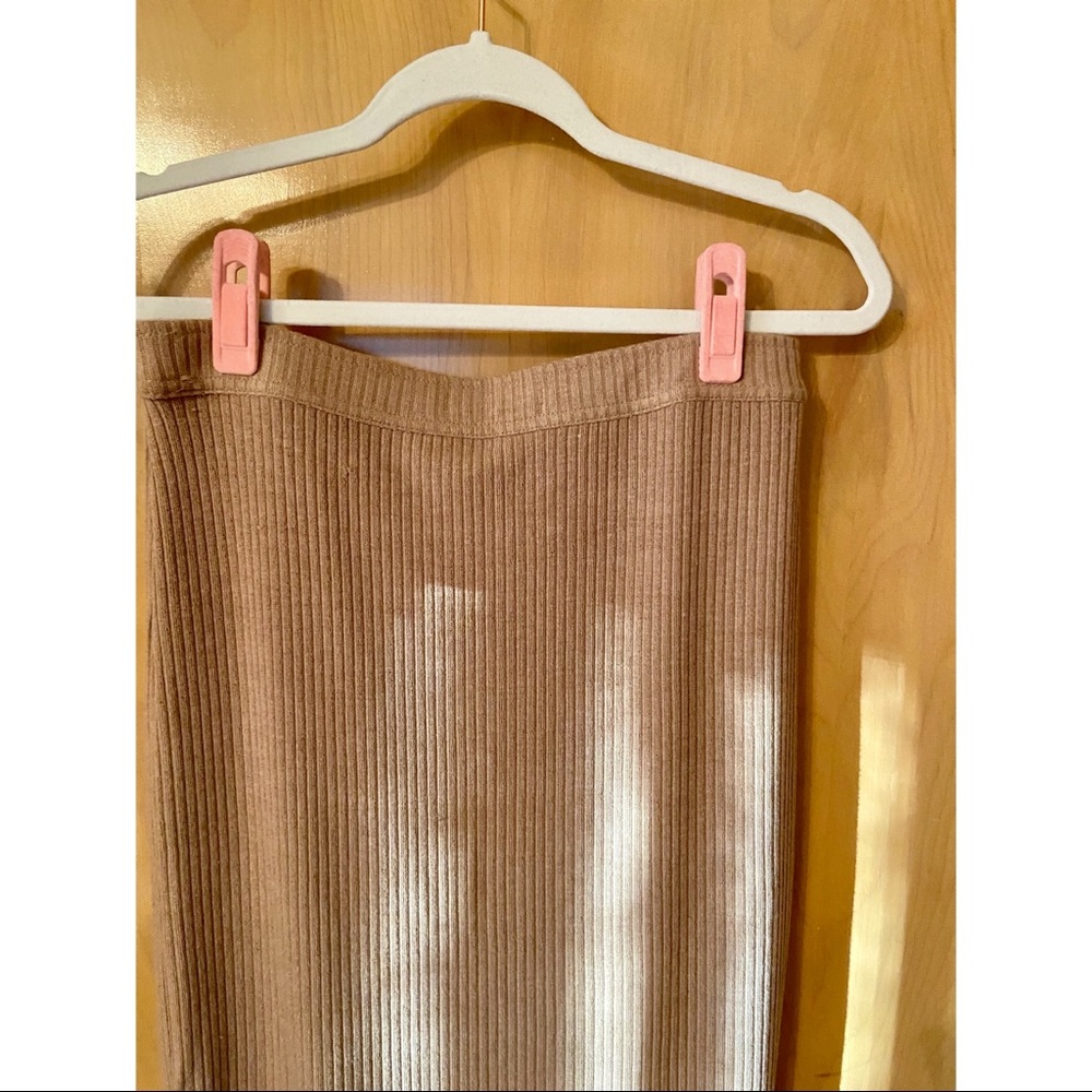 Abercrombie & Fitch Ribbed Midi Skirt in Taupe